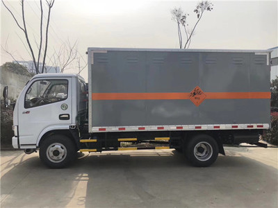 15万预算的东风爆破器材运输车 5.2米厢体玉柴150马力配置解析