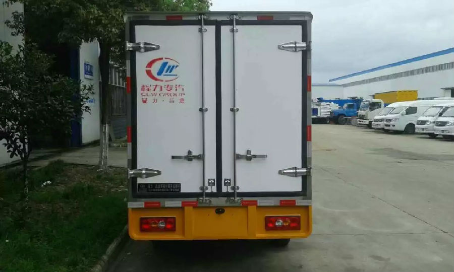 五十铃面包冷藏车与厢体制造技术的深度解析